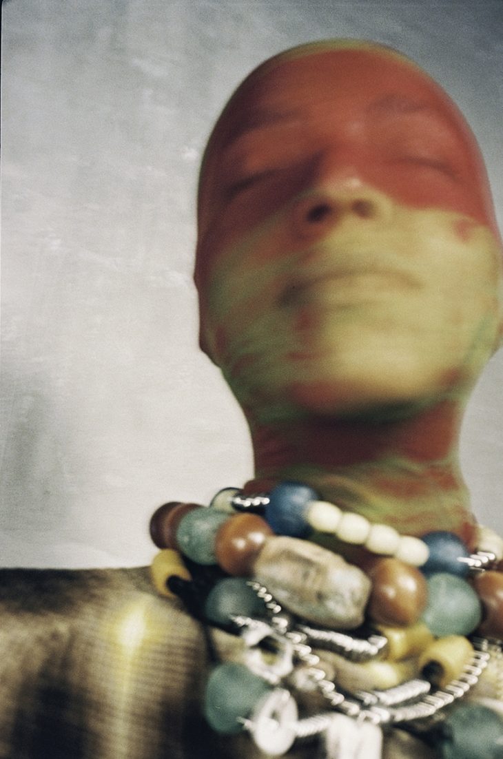 Sacred Scraps: Rigidez sensible | Revista 192 Fashion